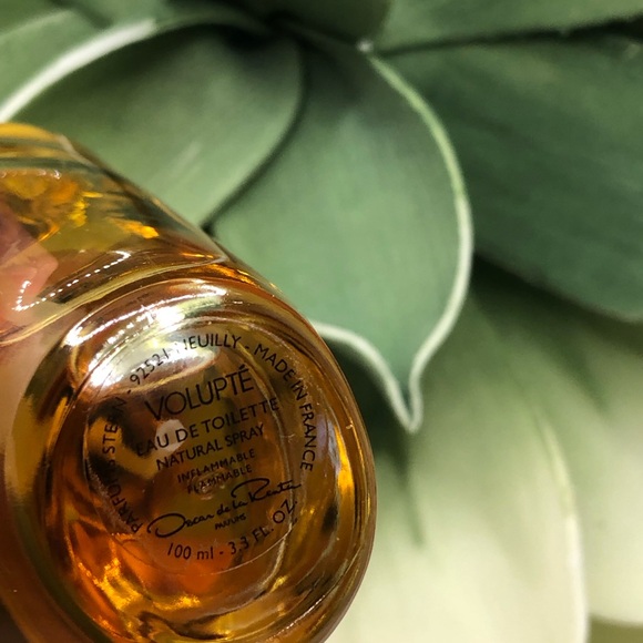 Oscar de La Renta…..Sophisticated Classic V O L U P T E (Full size ) - Picture 4 of 6